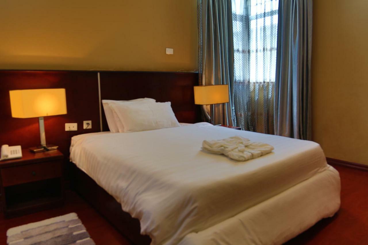 Yinm Furnished Apartment Addis Abeba Buitenkant foto