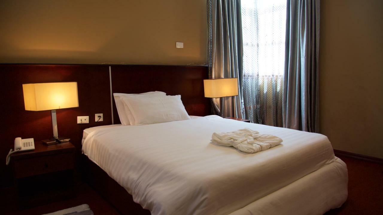 Yinm Furnished Apartment Addis Abeba Buitenkant foto