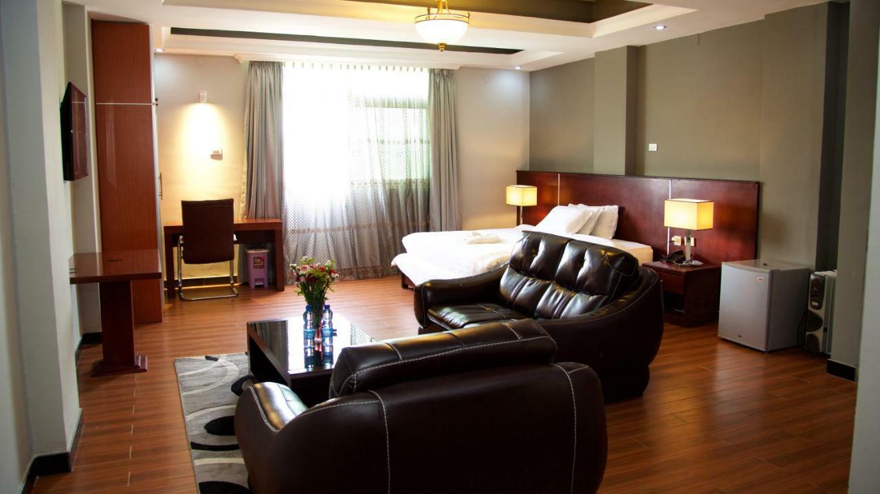 Yinm Furnished Apartment Addis Abeba Buitenkant foto
