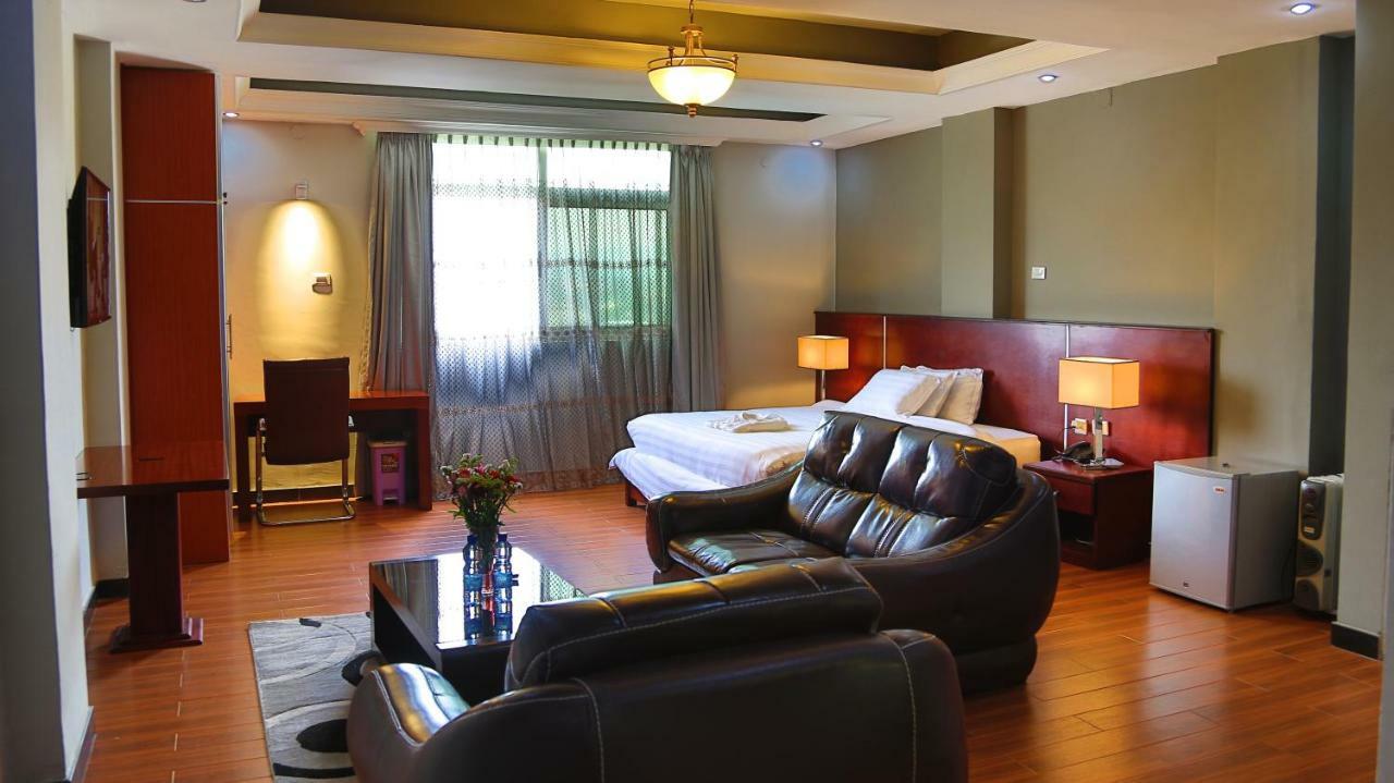 Yinm Furnished Apartment Addis Abeba Buitenkant foto