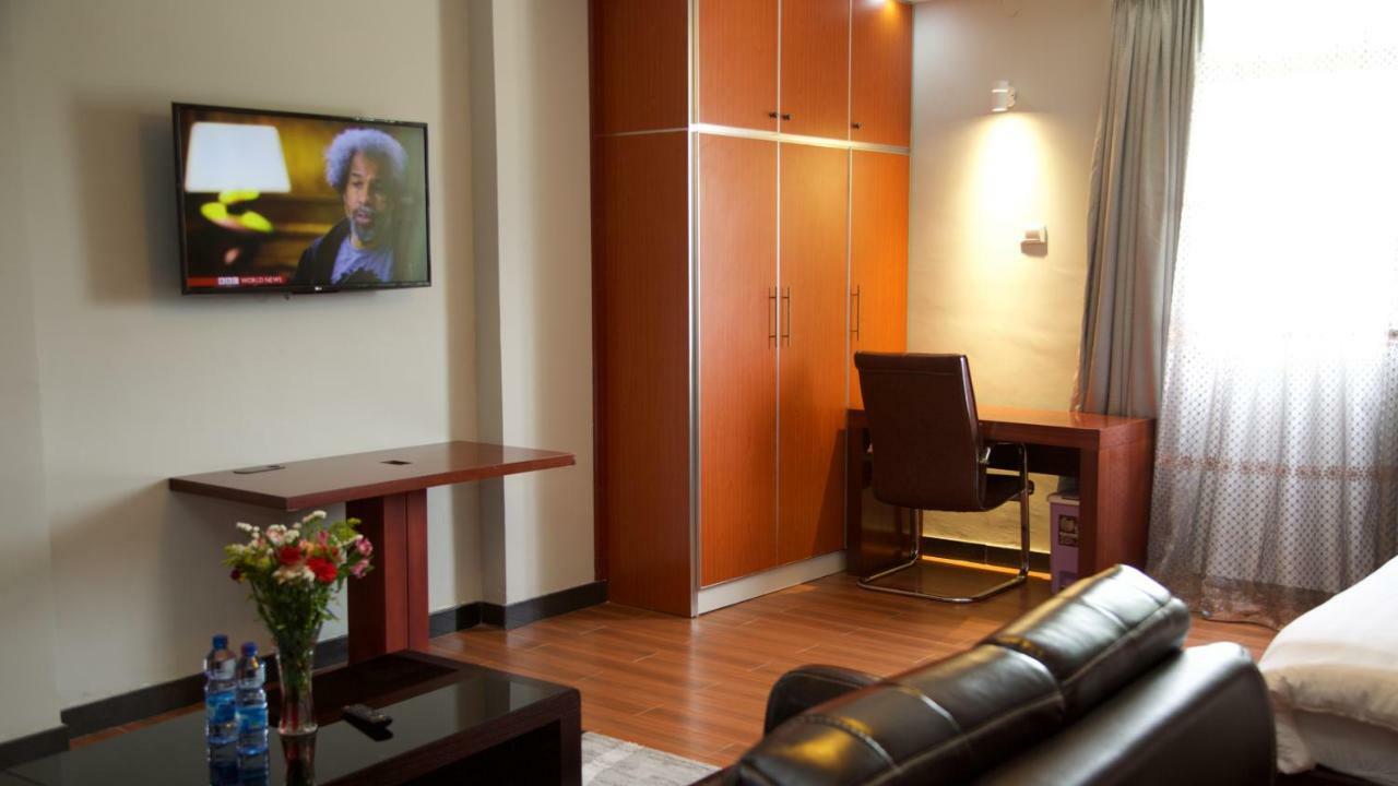 Yinm Furnished Apartment Addis Abeba Buitenkant foto