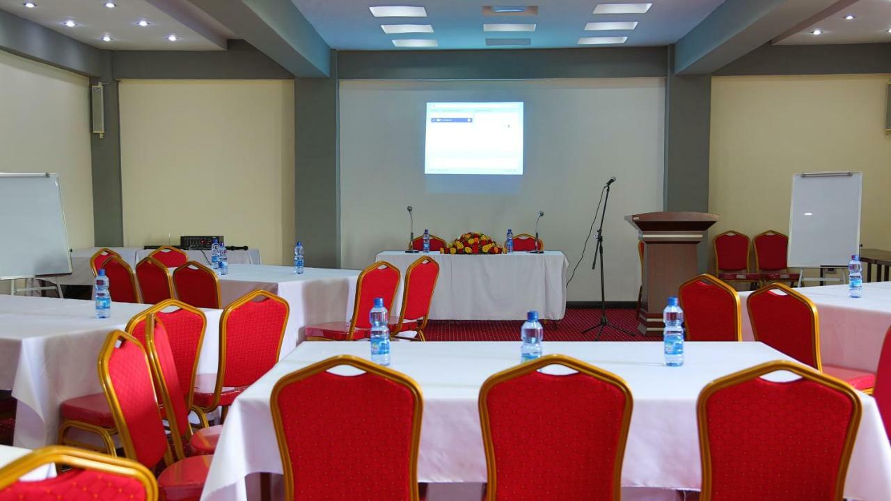 Yinm Furnished Apartment Addis Abeba Buitenkant foto