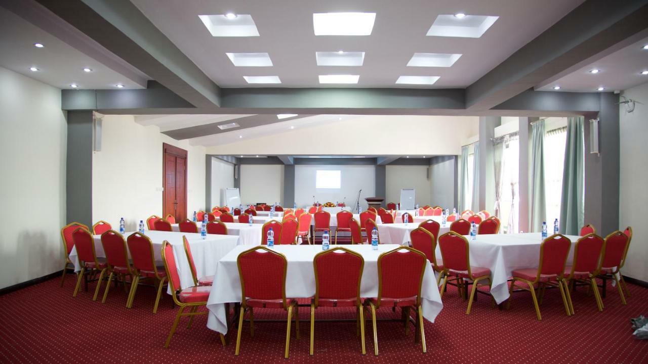 Yinm Furnished Apartment Addis Abeba Buitenkant foto