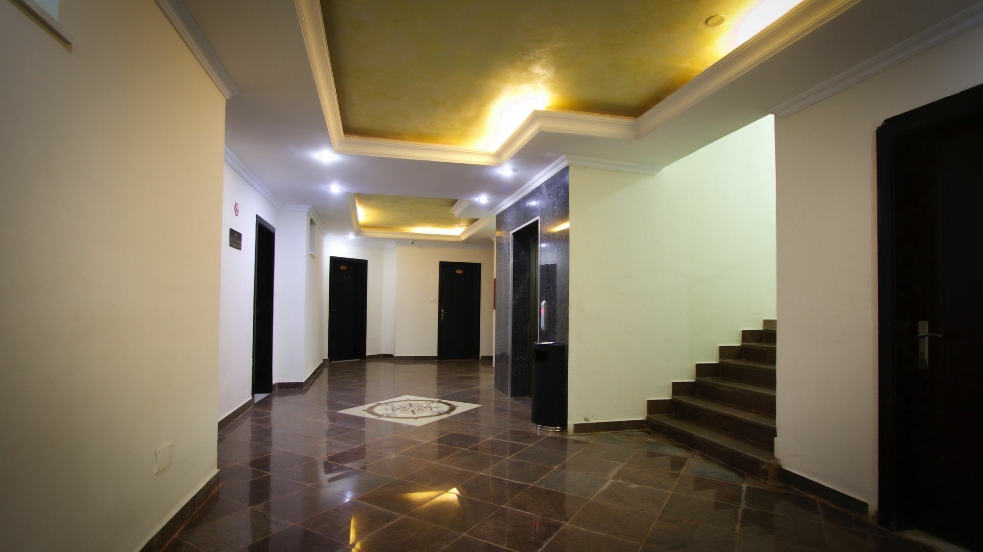 Yinm Furnished Apartment Addis Abeba Buitenkant foto