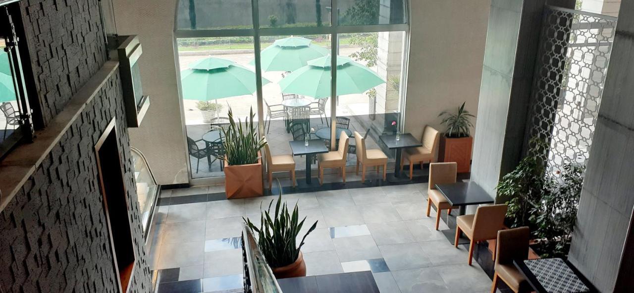 Yinm Furnished Apartment Addis Abeba Buitenkant foto